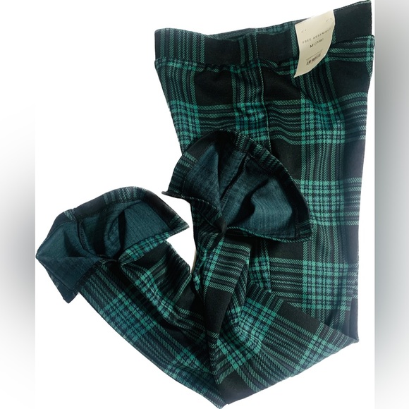 Flare Leg Pants for Girls NWT Girls Size Medium (7/8)
Color Black (Plaid) - Picture 6 of 9
